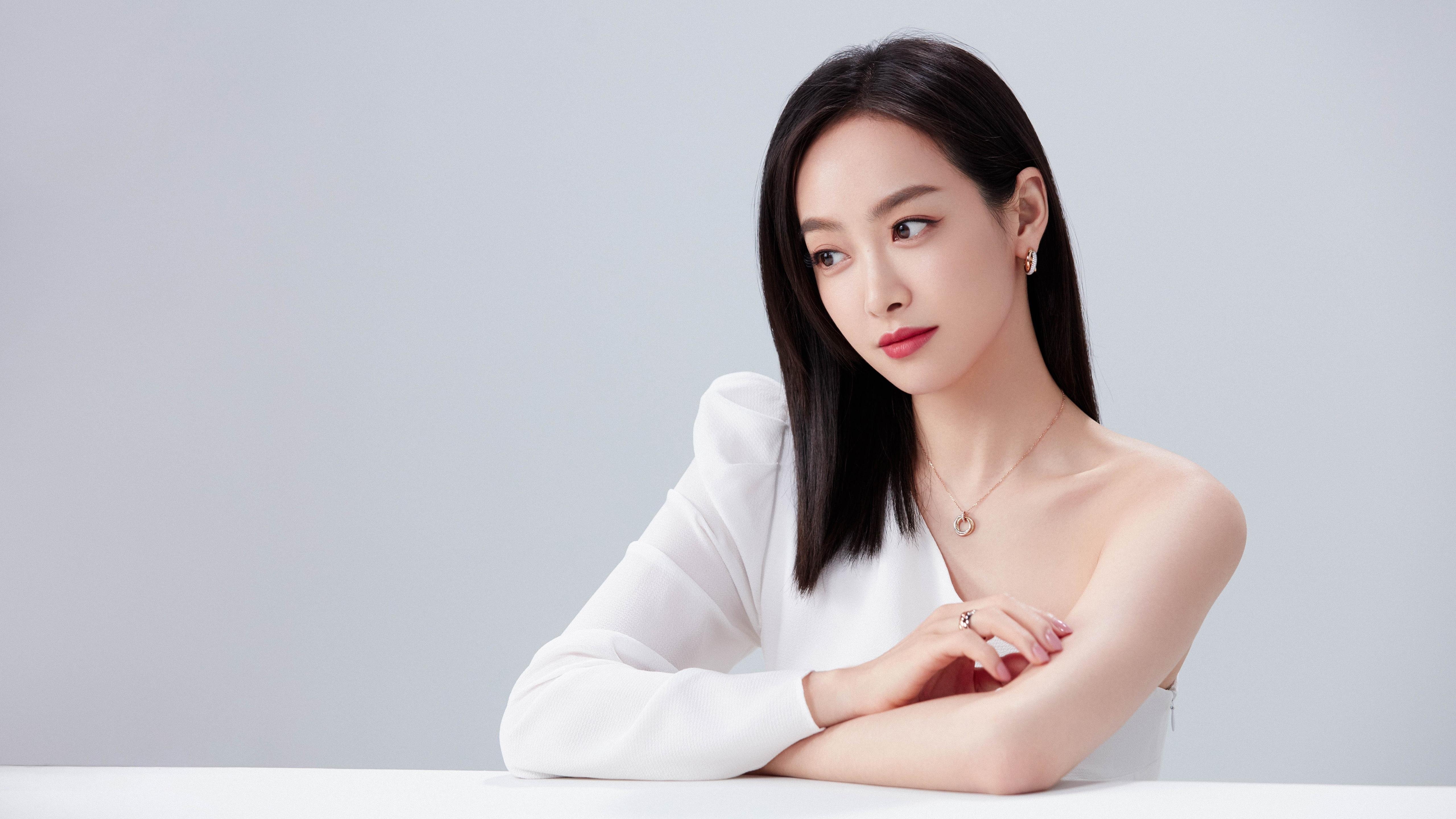 令人惊叹的“空中霸主”——头球王的巅峰表现，头球之王