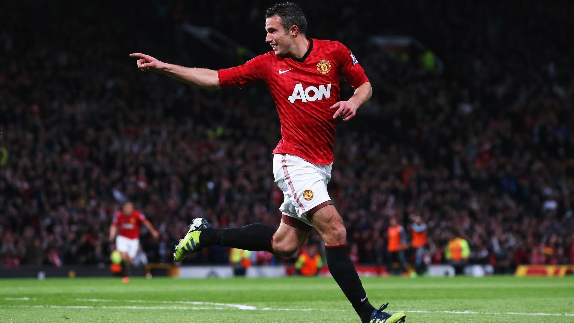 蝶泳爆发阶段希腊展现速度优势，蝶泳项目